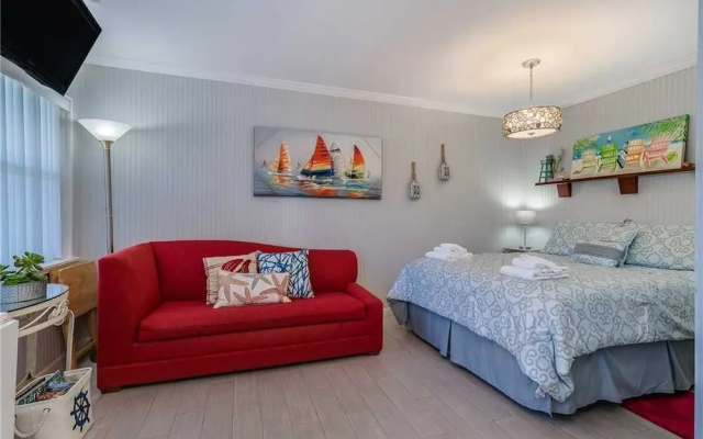 Sea Rocket 18 - Studio Condo