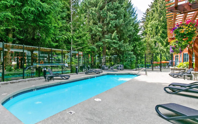 Alpenglow Lodge Two Bedroom Apartment by MVA