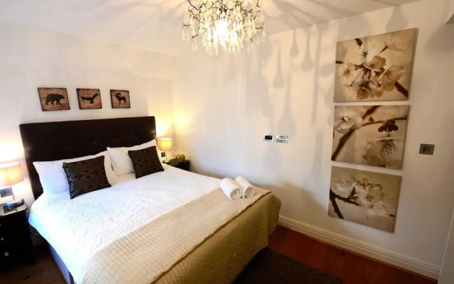 New Luxury 3bed/2bath Apartment - Covent Garden!!