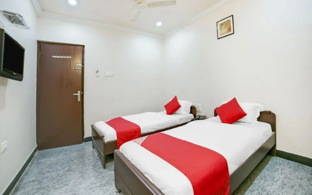 OYO 14178 Hotel Sea City