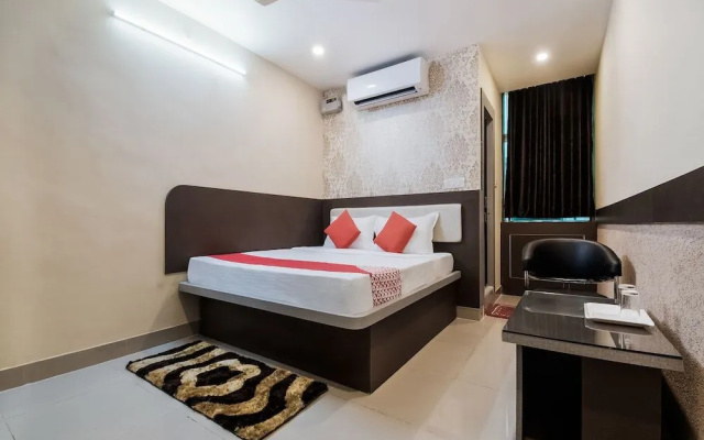 OYO 45609 The Legend Inn