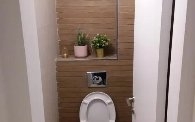 lakeview apartment