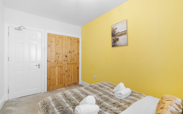 Spacious 5 Bedroom Family Home in Harrow