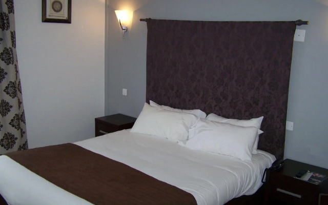 Brit Hotel Confort Auclair Gueret