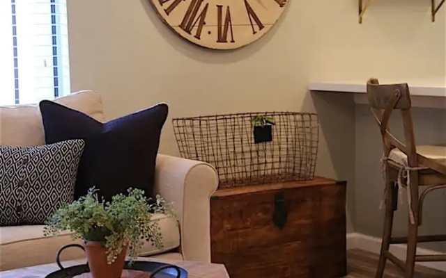 Biltmore Cloisters 2 BR by Casago