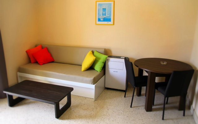 Mavina Hotel & Apartments