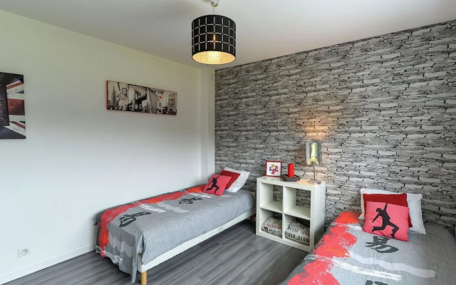 Welcoming Villa in Fouesnant With Swimming Pool