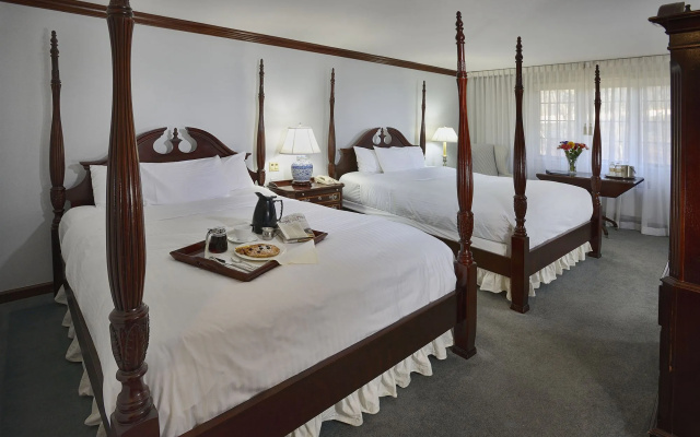 Avon Old Farms Hotel