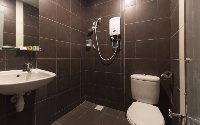 OYO 182 Simms Grand INN