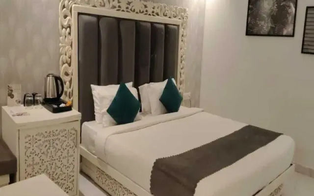 Raya Resorts