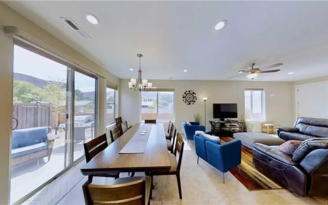 Entrada 673 - 4 Br townhouse by RedAwning