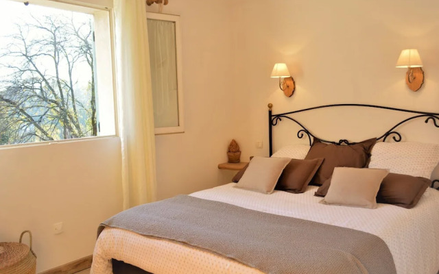Peaceful Villa in Saint Paul de Vence With Swimming Pool
