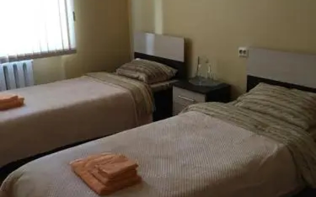 Elas Hotel