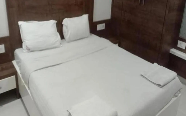 FabHotel AK Grand