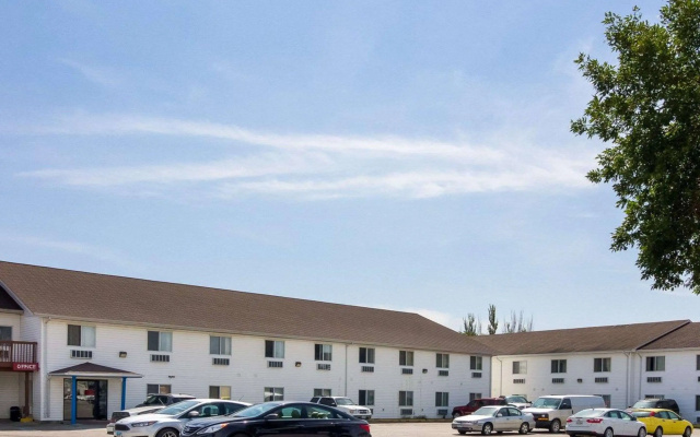 Rodeway Inn West Fargo Main Ave.