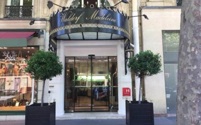 Waldorf Madeleine Hotel вид на фасад