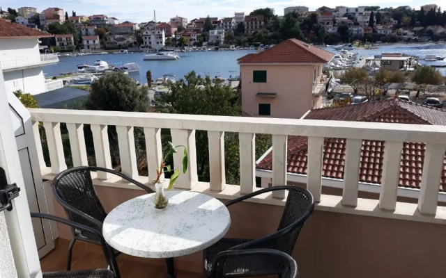 Apartments Vesna - 40m from beach