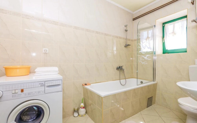 Awesome Home in Otocac with WiFi, 2 Bedrooms & Hot Tub