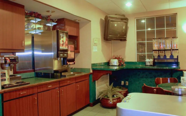 Garden City Inn