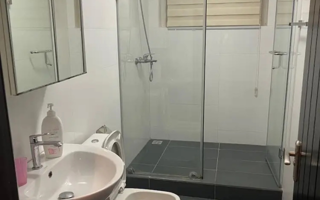 Remarkable 2-bed Apartment in Accra