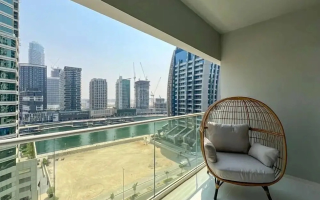 Modern City Scaping Apartment
