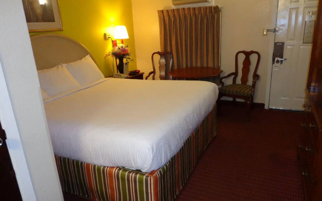 Economy Inn Express Warren