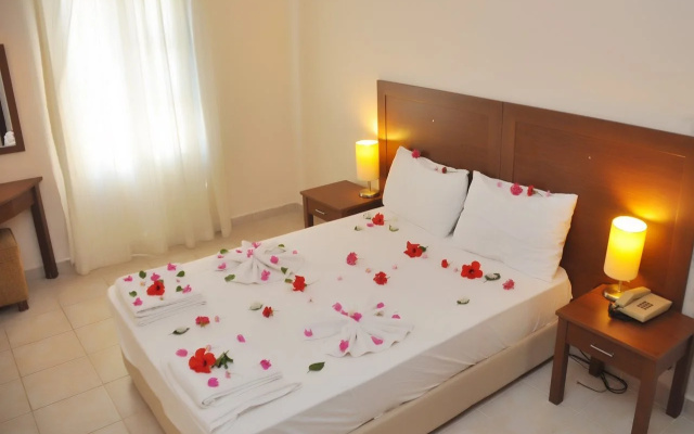 Отель Siesta Beach & Apart