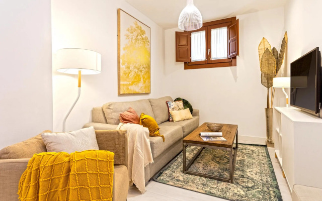Charming Two-bedroom Apartment Near Cathedral Zacatin 103