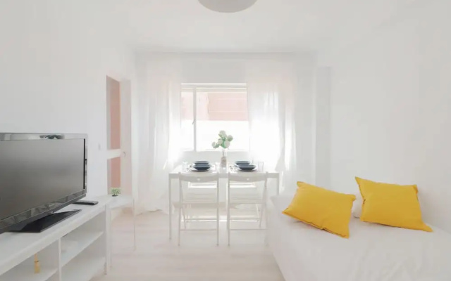 Brrand New 3 Bedroom Apartment By The Center
