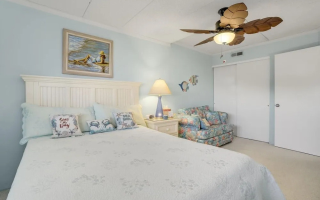 Harbour Island 204m 2 Bedroom Condo by RedAwning
