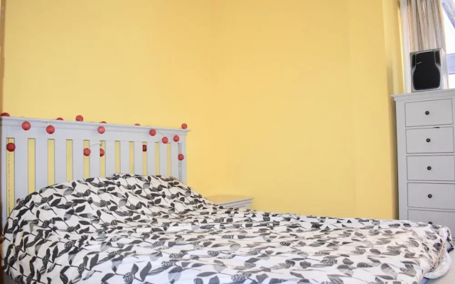 4 Bedroom Famility House Near Level Park