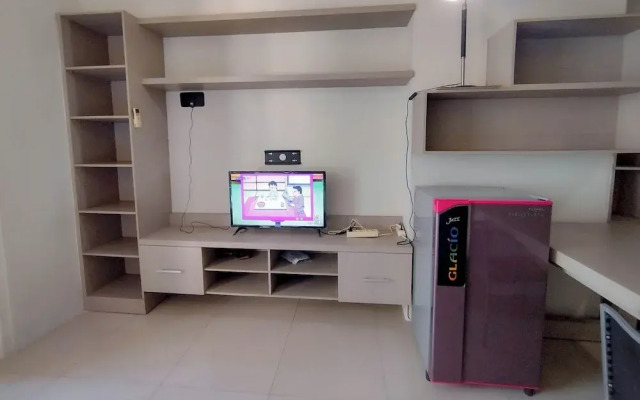 Modern Cozy Studio at The Square Surabaya Apartment