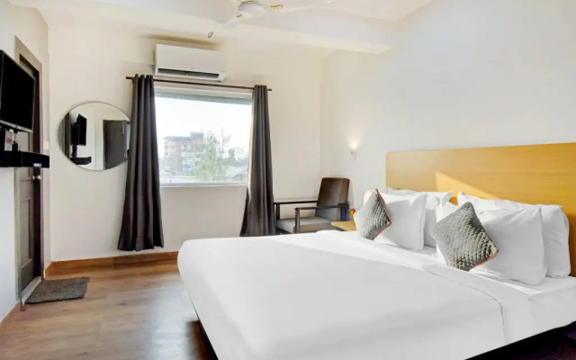 The Royal Retreat by OYO Rooms