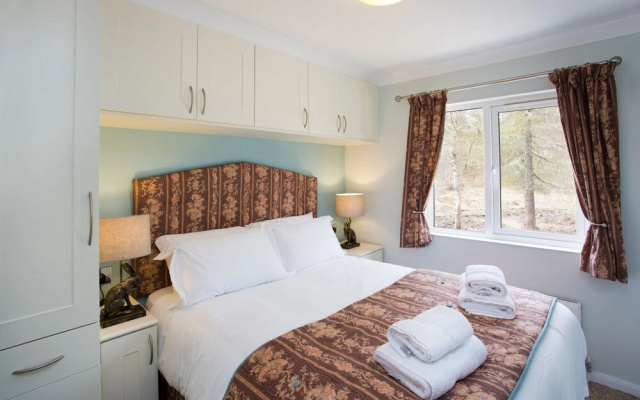 Beautiful 2-bed Chalet + Hot Tub Near Strathpeffer