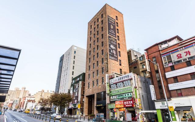 Hotel the Artist Dongseon вид на фасад