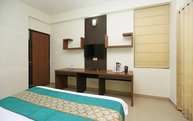 Capital O 8481 Le Tara Residency