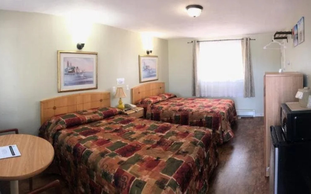 Admiral Motel