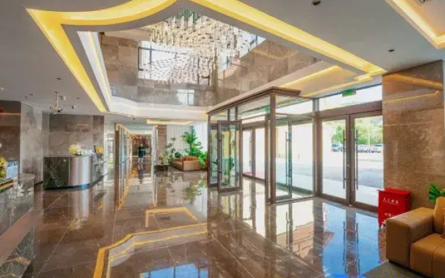 Altai Yunxue International Resort Hotel