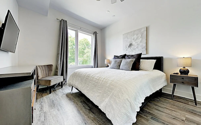 2519 Nashville (1655-165057) - 1 Br Apts