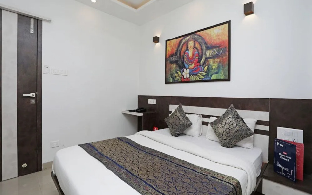 OYO 946 Royce Studio Apartments