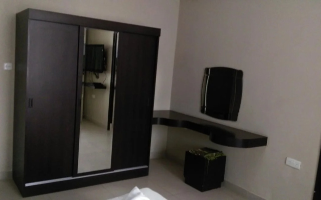 Paradi City Suites