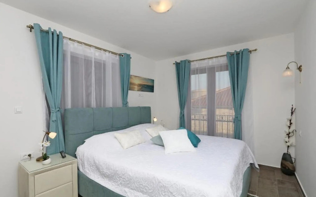 Lurda in Linardići with 4 bedrooms and 2 bathrooms