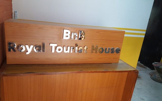 Отель BnB Royal Tourist House Непал, Катманду - отзывы, цены и фото номеров - забронировать отель BnB Royal Tourist House онлайн вид на фасад