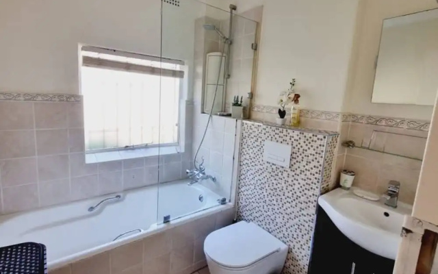 Birdsong in Sandton and Charming Townhouse Retreat