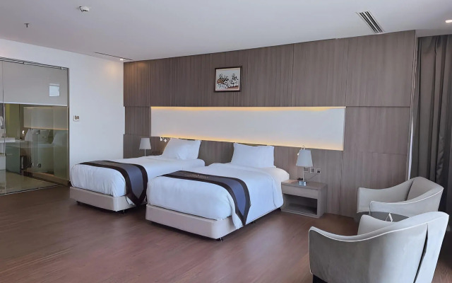 The Mira Central Park Hotel