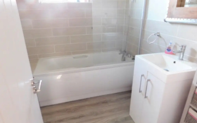 Spacious 2-bed Lodge in Bury Saint Edmunds