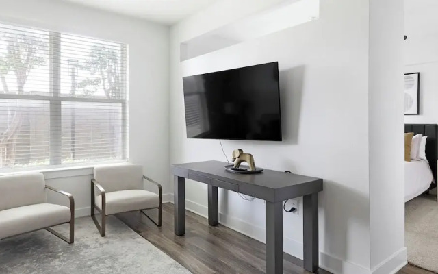 Landing Apartments - North Dallas