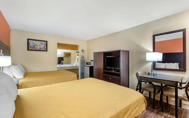 Econo Lodge Urbandale