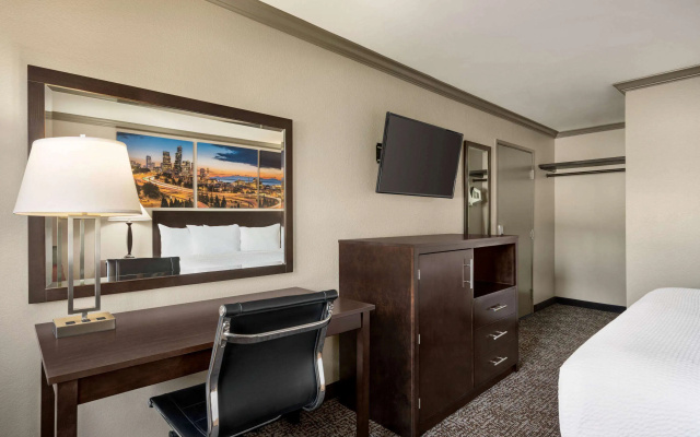 Baymont by Wyndham Monterey Park