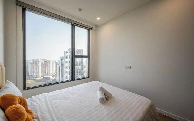 The Lumiere Luxury Citypoint ANGIA